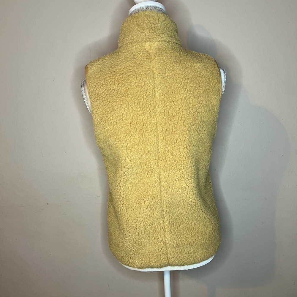 ⭐️J. Crew Fleece Vest - Picture 4 of 8